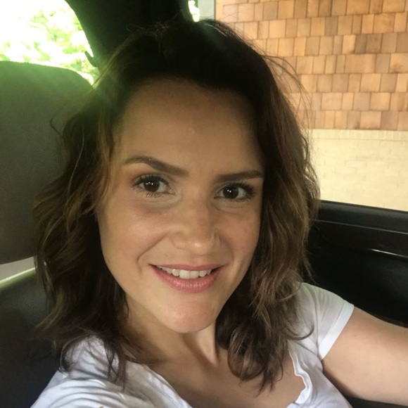 Meet your Posher, Veronica - Picture 2 of 2